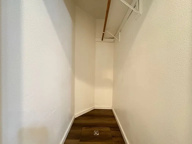 1003 Victoria Ave — Photo 19