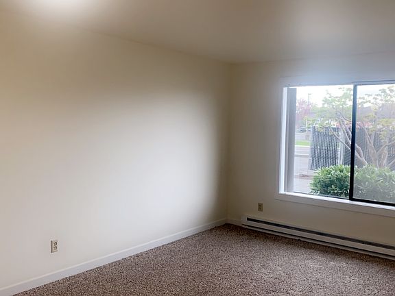 4th image of 112 Blair Dr #13