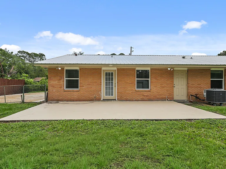 557 Kell Rd — Photo 28
