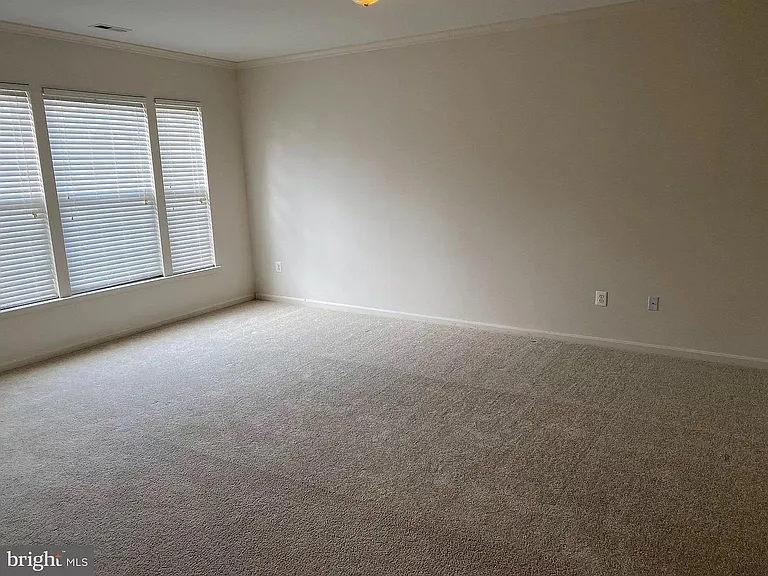 5215 Drakes Ct — Photo 9