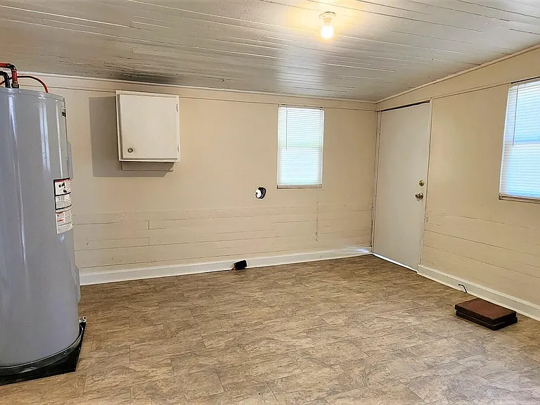 413 N Magnolia St — Photo 14