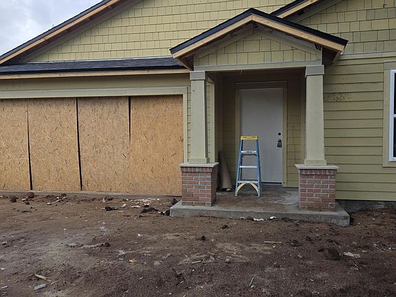 2nd image of 246 HOLLY Court