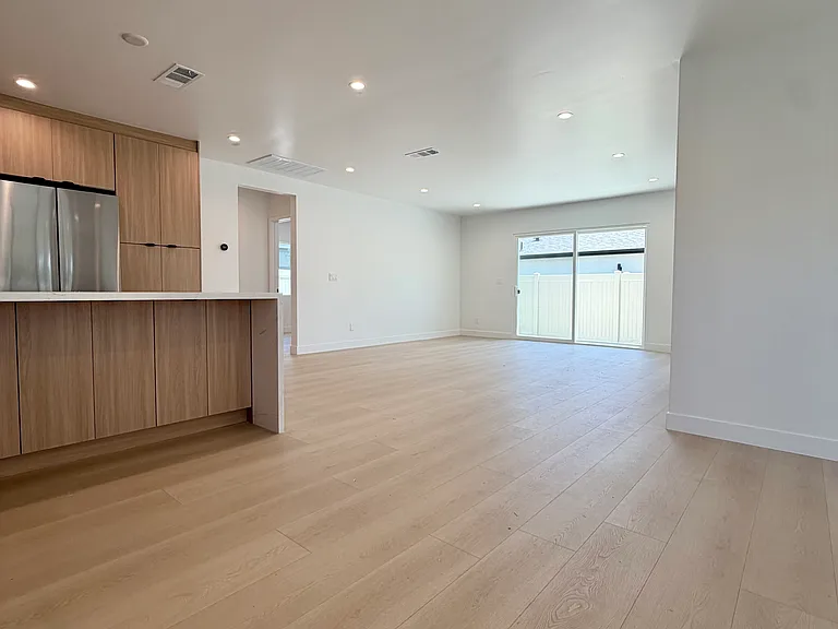 6200 Camellia Ave — Photo 6