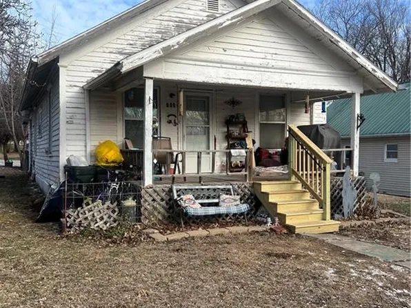 712 W Cornhill St, Cameron, MO 64429