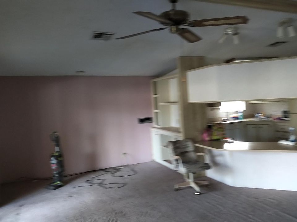 2nd image of 20 Highland Falls Dr