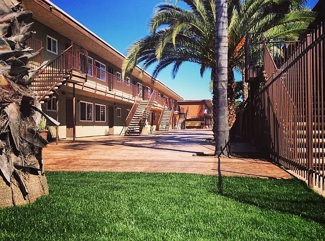 Woodlawn Apartments