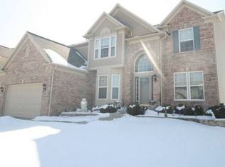 104 Black Hill Dr, Streamwood, IL 60107