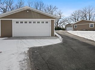 30527 Mountain LANE, Waterford, WI 53185