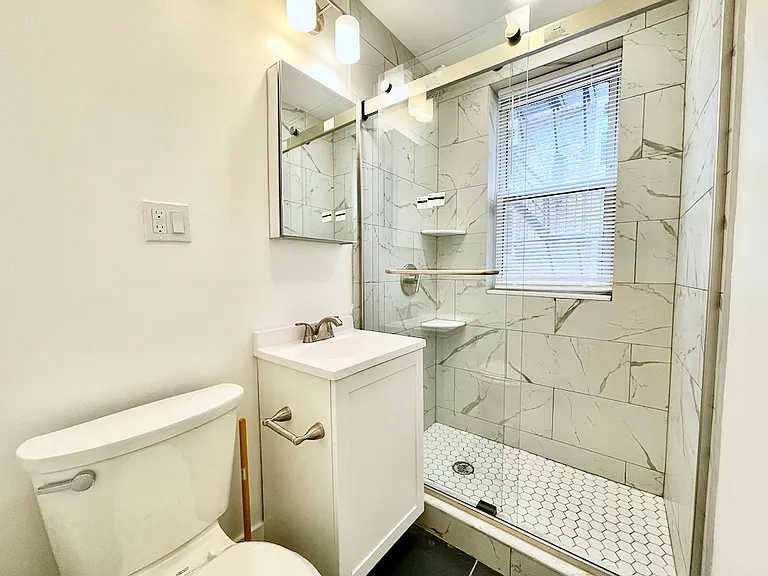 55 Queensberry St #26 — Photo 7