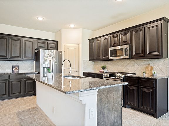 2nd image of 2925 Cedar Ridge Ln
