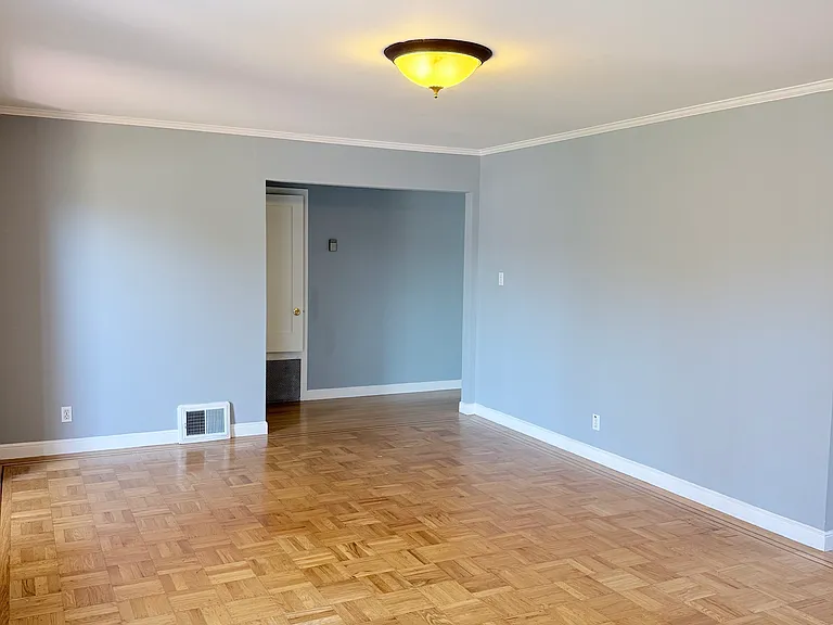 943 Palmito Dr — Photo 2