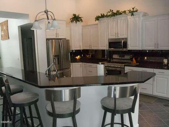 5th image of 3706 Whispering Woods Dr