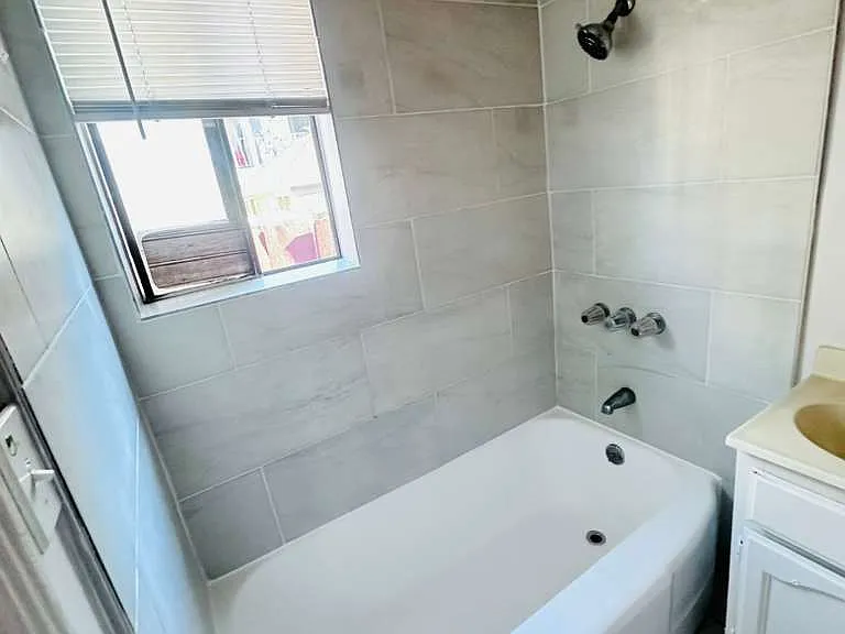 1868 Locust Ave #5 — Photo 5