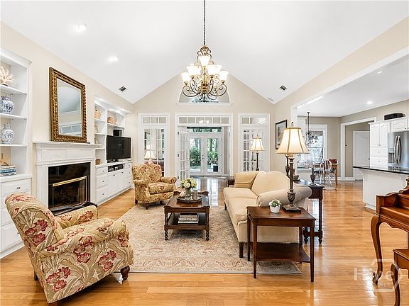5th image of 2 Hickory Grove Way