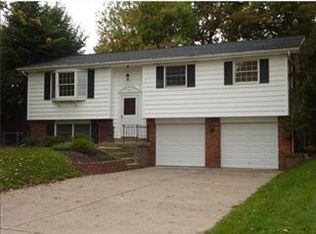 242 Lytton Rd, Coraopolis, PA 15108