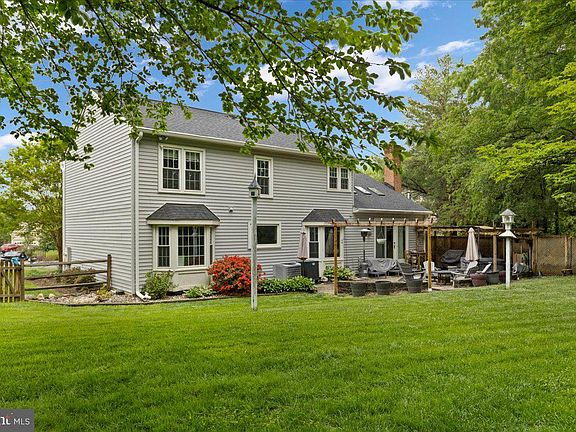 3rd image of 1301 Kelly Ct