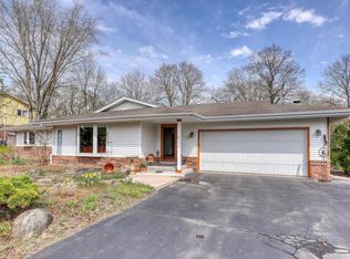 2920 San Raphael Dr, Brookfield, WI 53005