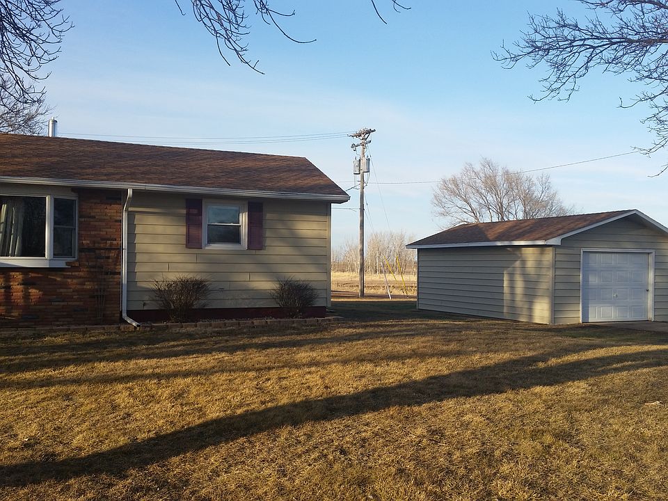 2nd image of 520 E 9th St