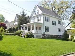 52 Orchard St, Pleasantville, NY 10570