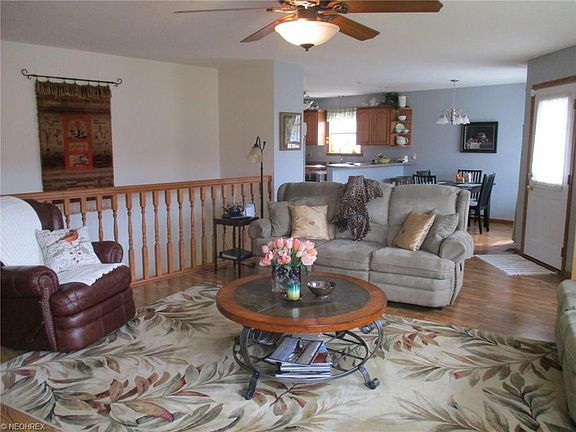 5th image of 448 Deer Park Dr NE