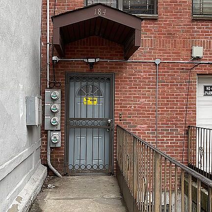 3rd image of 184 Milford St