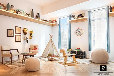 Rented by R New York