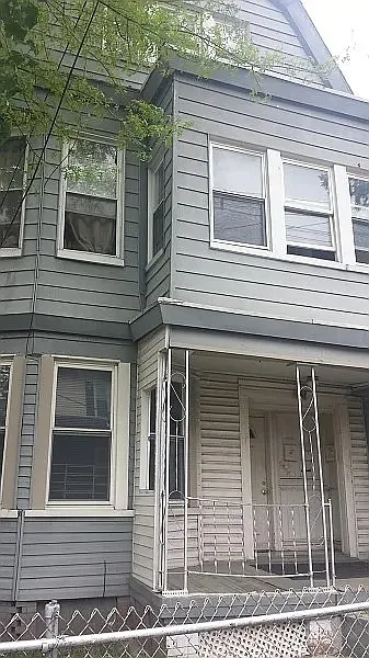 3 bed, $1,950 — Photo 1