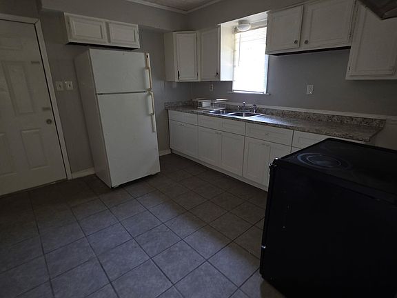 3rd image of 37154 6th St #2