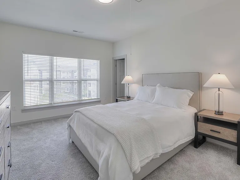 The Flats at Laurel & Pine — Photo 9