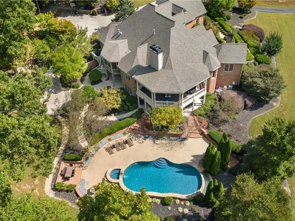 8335 Hurakan Creek Xing, Cumming, GA 30028