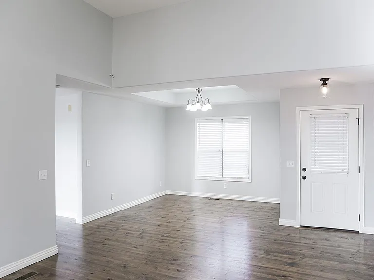 2604 W Garton Rd — Photo 15