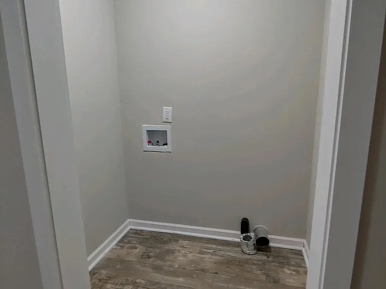 1110 Henderson Ave — Photo 6