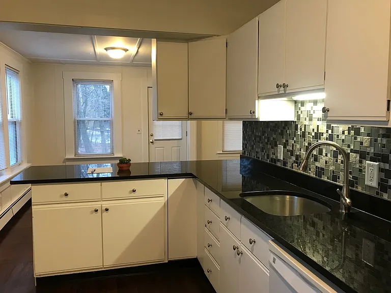 218 Hartford St #A — Photo 3