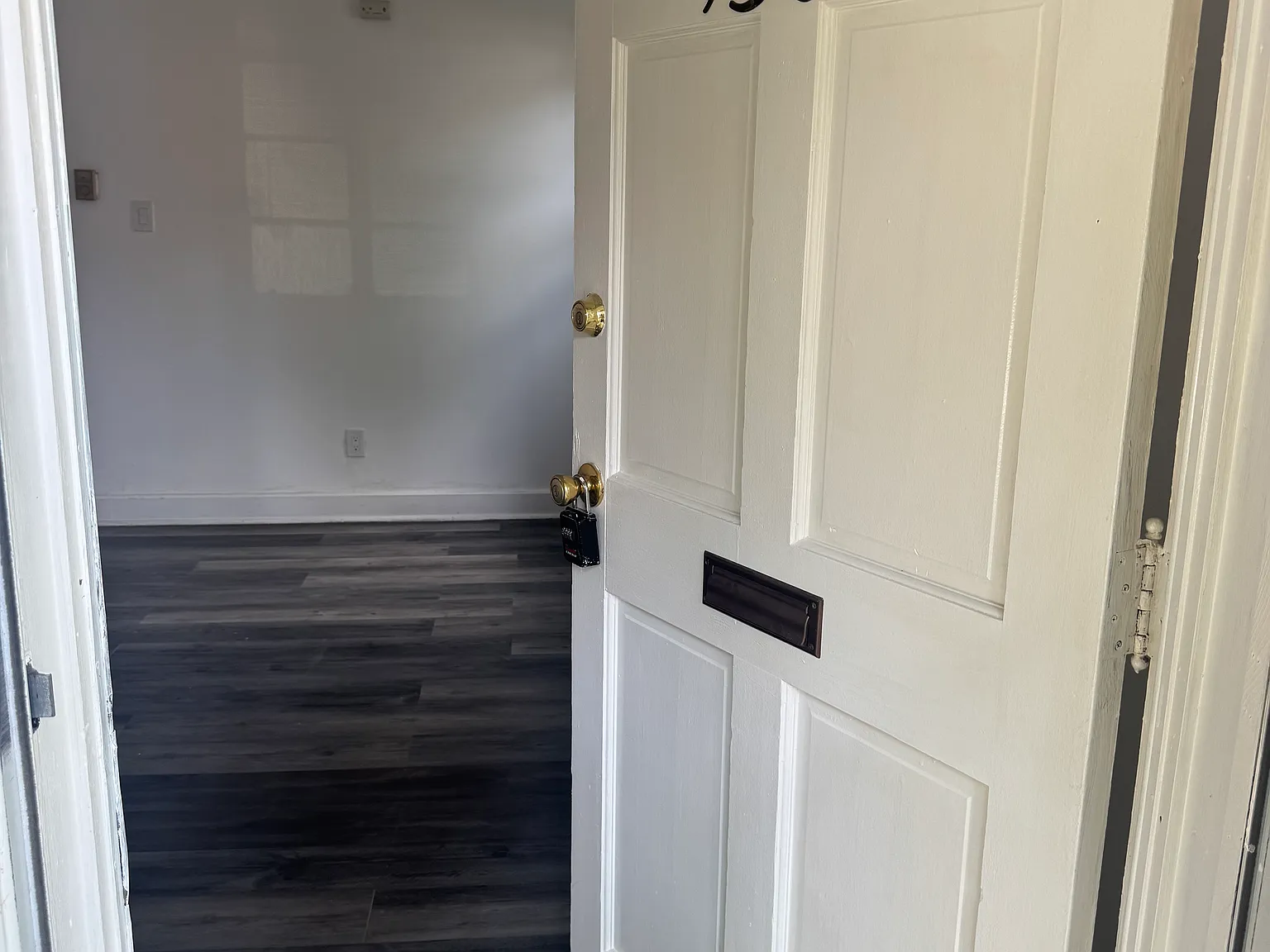 1 bed, $1,200 — Photo 1