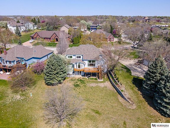 3rd image of 805 Western Hills Dr