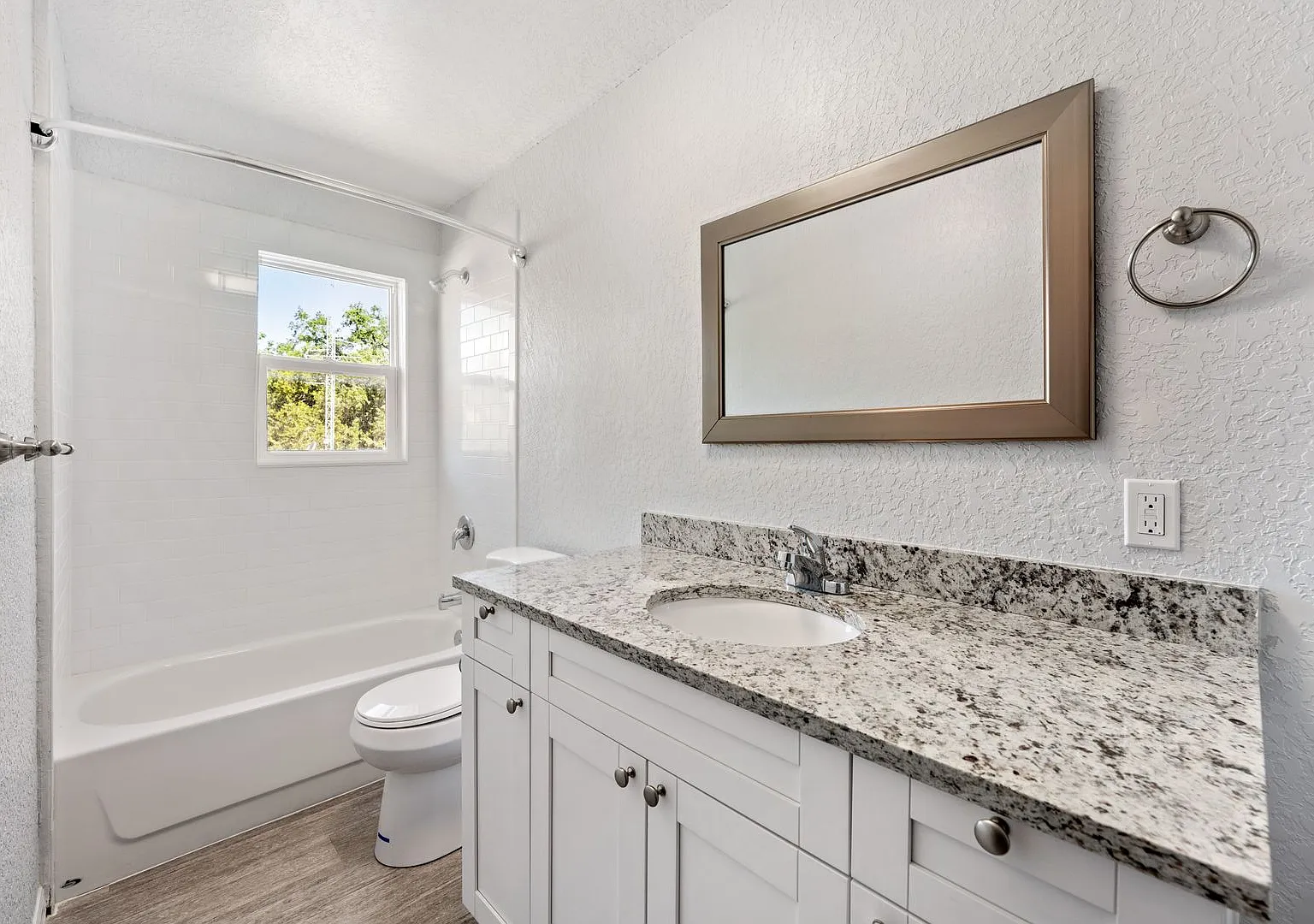 Indian River Shores Apartments — Photo 3