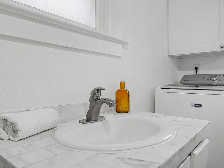 2220 SE Yamhill St — Photo 45
