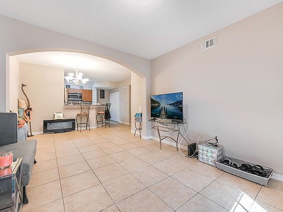 3rd image of 132 SW Peacock Blvd #17102
