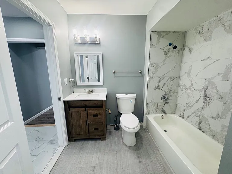 3237 Seymour Ave — Photo 21