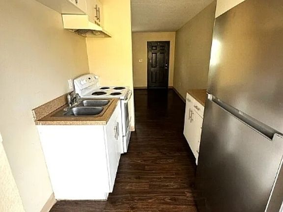 4th image of 3001 Country Ln #23