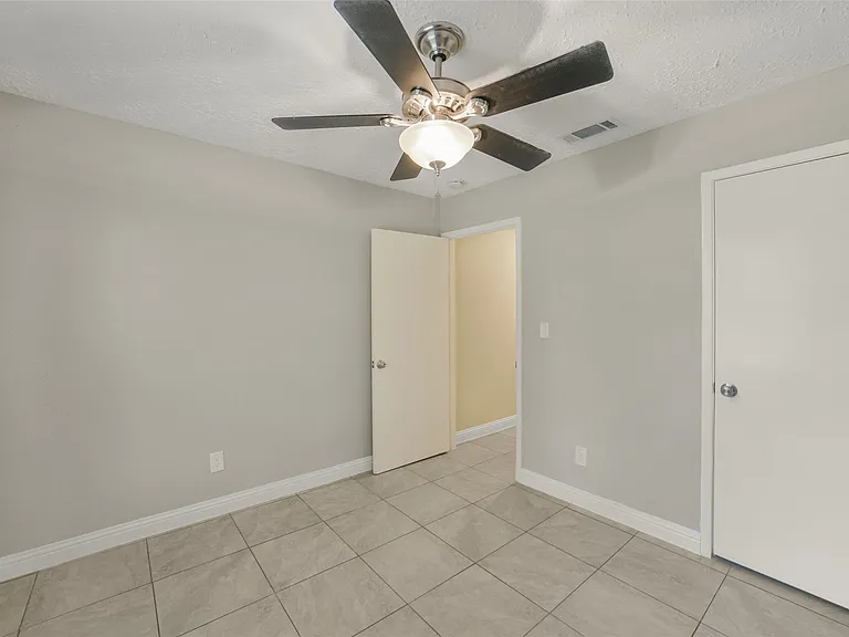 21211 Park Mount Dr — Photo 43