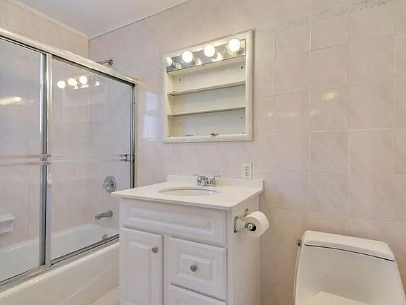 3rd image of 1415 Lake St APT 120