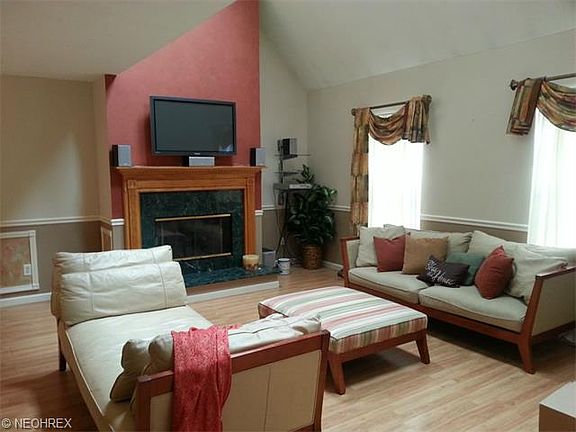 2nd image of 835 Heath Ln