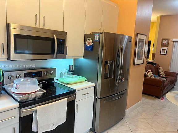 4th image of 7594 Granville Dr #412