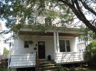 10 Woodrow Ct, Troy, NY 12180