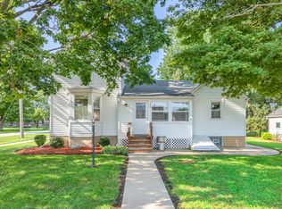 100 Burlington St, Somonauk, IL 60552