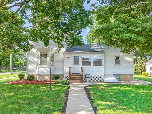 100 Burlington St, Somonauk, IL 60552