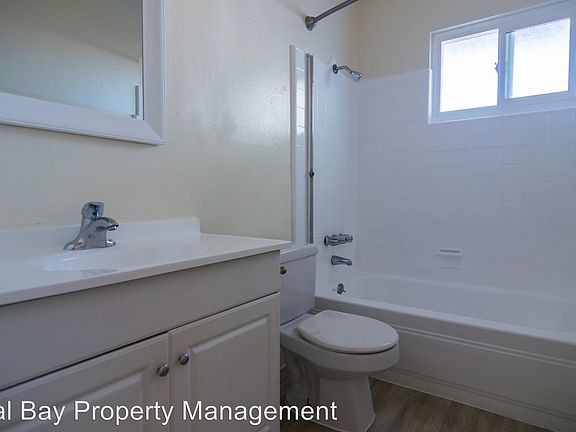 2nd image of 923 Tamarack Ln APT 08