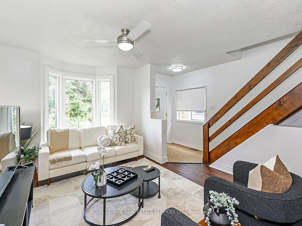 135 Bernice Cres photo 1