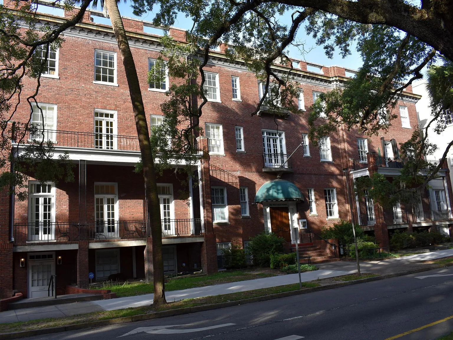 2 bed, 1100 sqft, $3,000 — Photo 4
